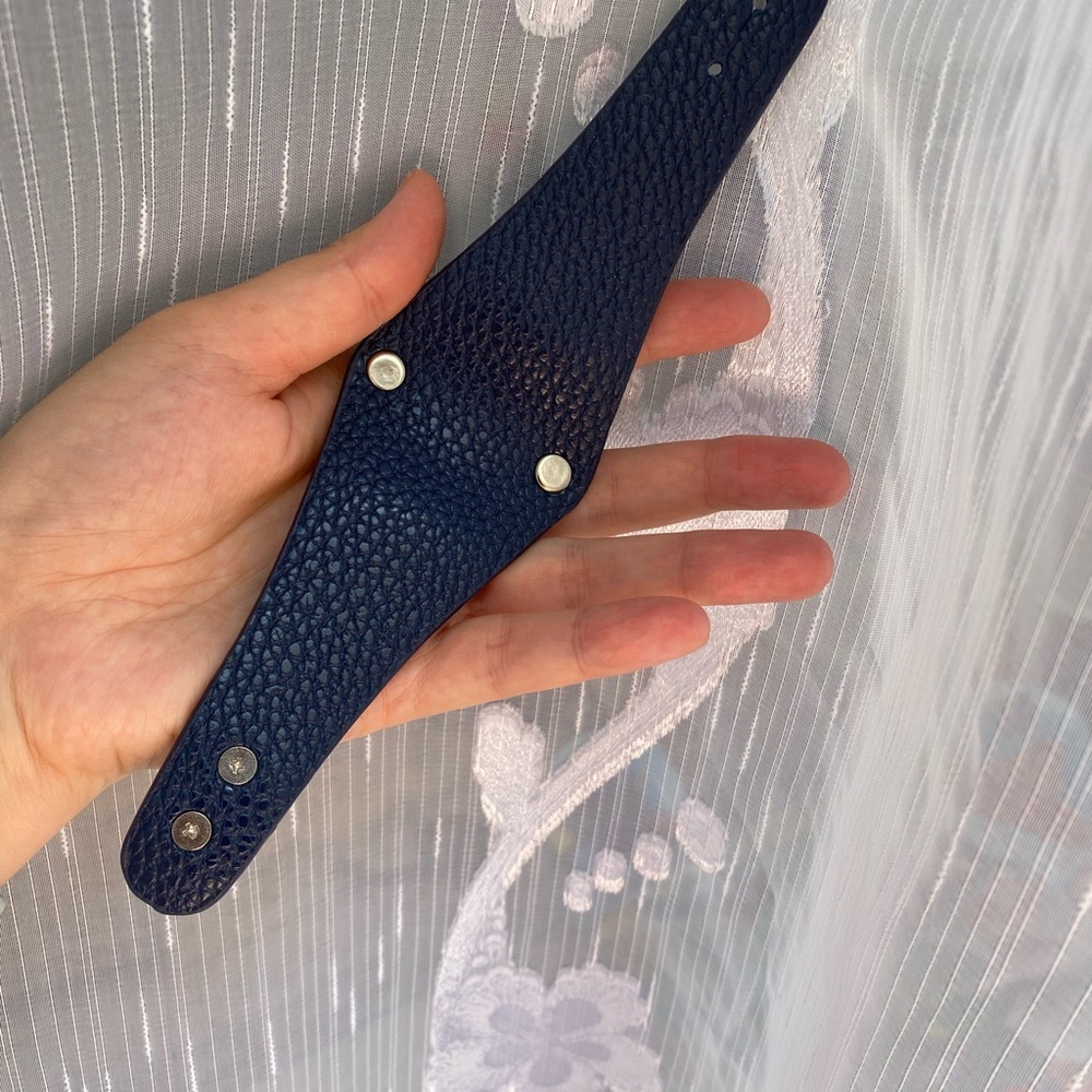 Wide blue leather wrist bracelet - Picture 4 of 5